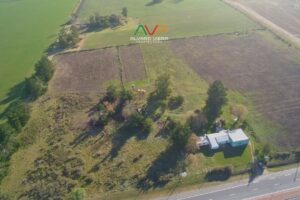 Vista aérea de predio logístico sobre Ruta 3 en San José